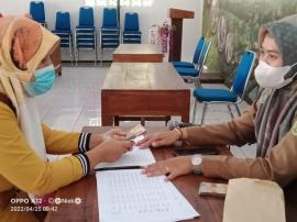 PENERIMAAN INSENTIF KADER KESEHATAN DAN POSYANDU